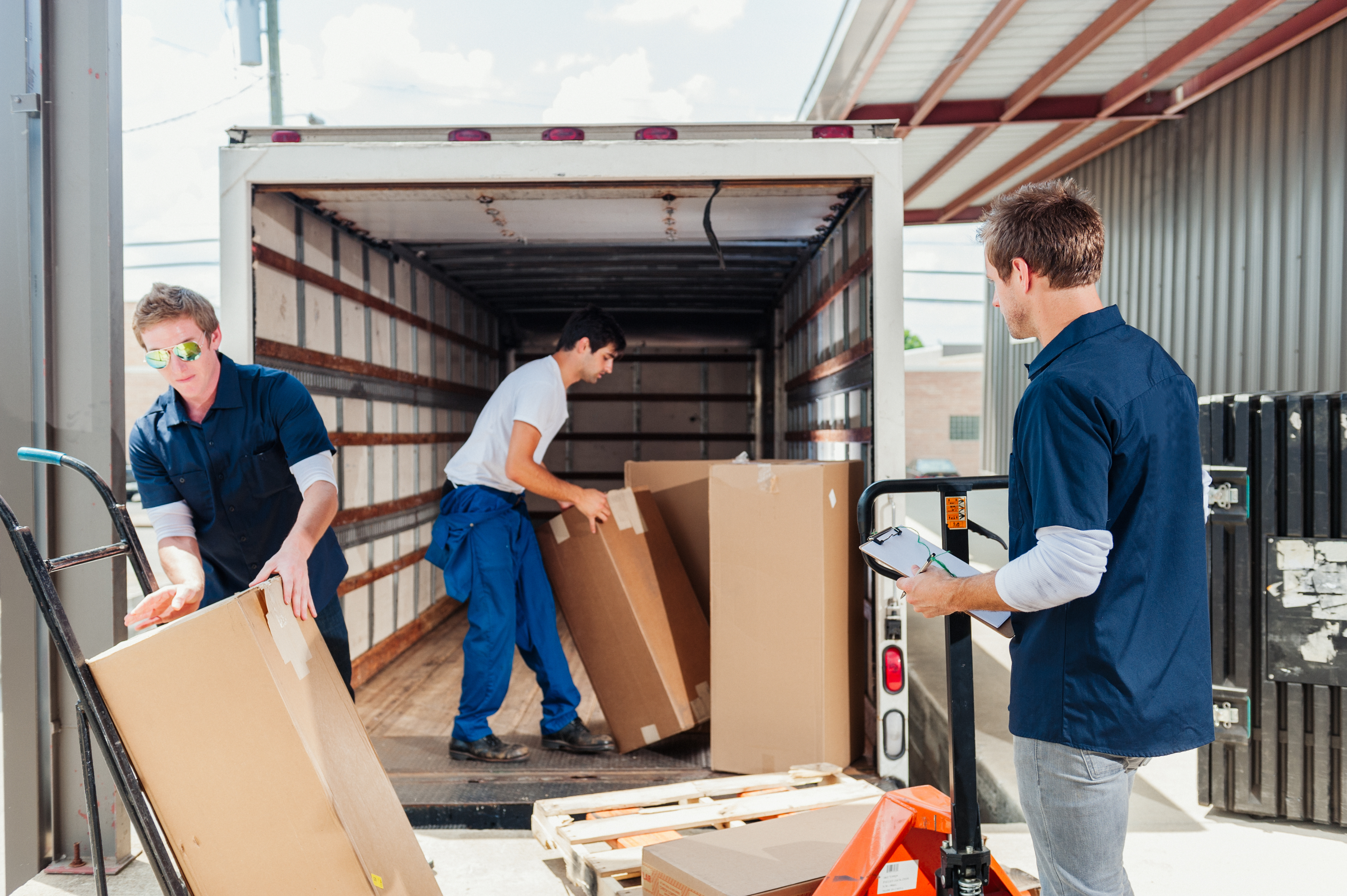 Loading and unloading service